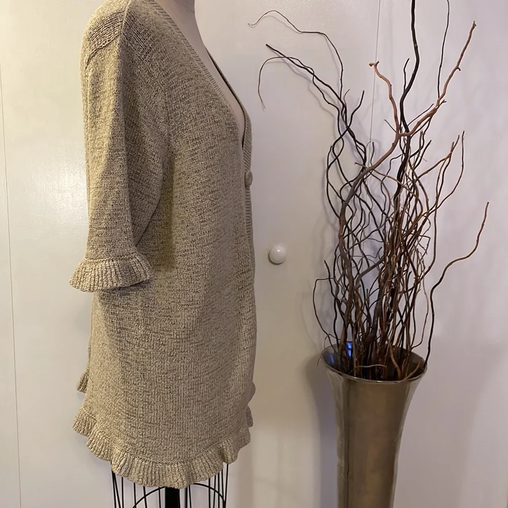 Sarah Spencer One button cardigan sweater with ruffle trim - Picture 6 of 7